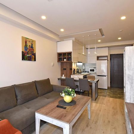 Home4You Apartments On Koghbatsi Ереван Екстериор снимка
