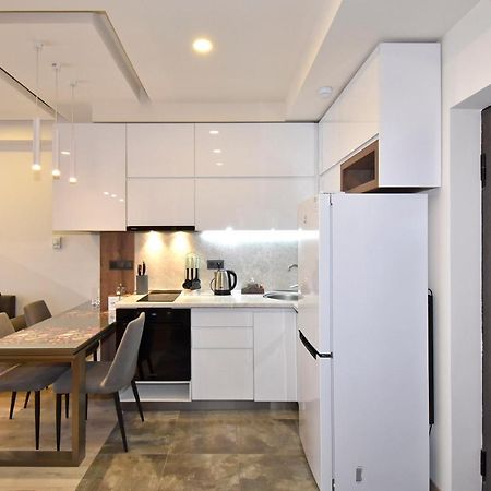 Home4You Apartments On Koghbatsi Ереван Екстериор снимка