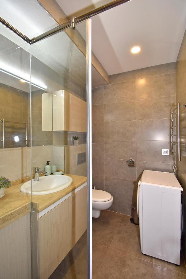 Home4You Apartments On Koghbatsi Ереван Екстериор снимка