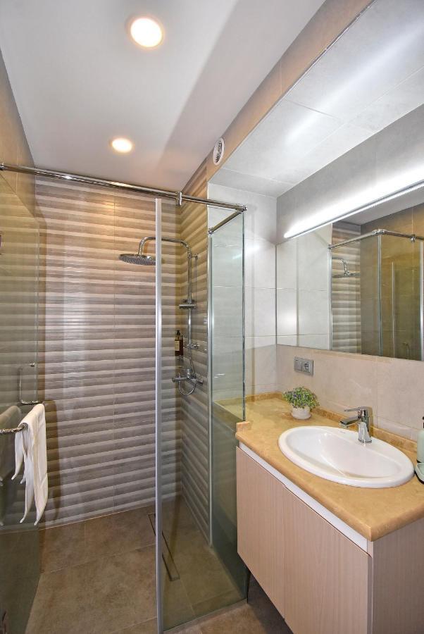 Home4You Apartments On Koghbatsi Ереван Екстериор снимка