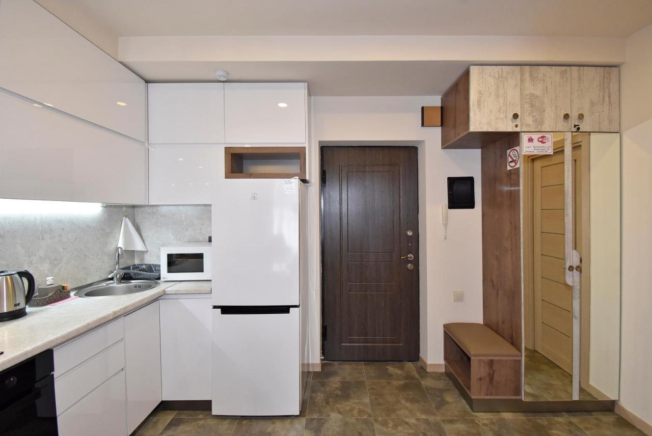 Home4You Apartments On Koghbatsi Ереван Екстериор снимка