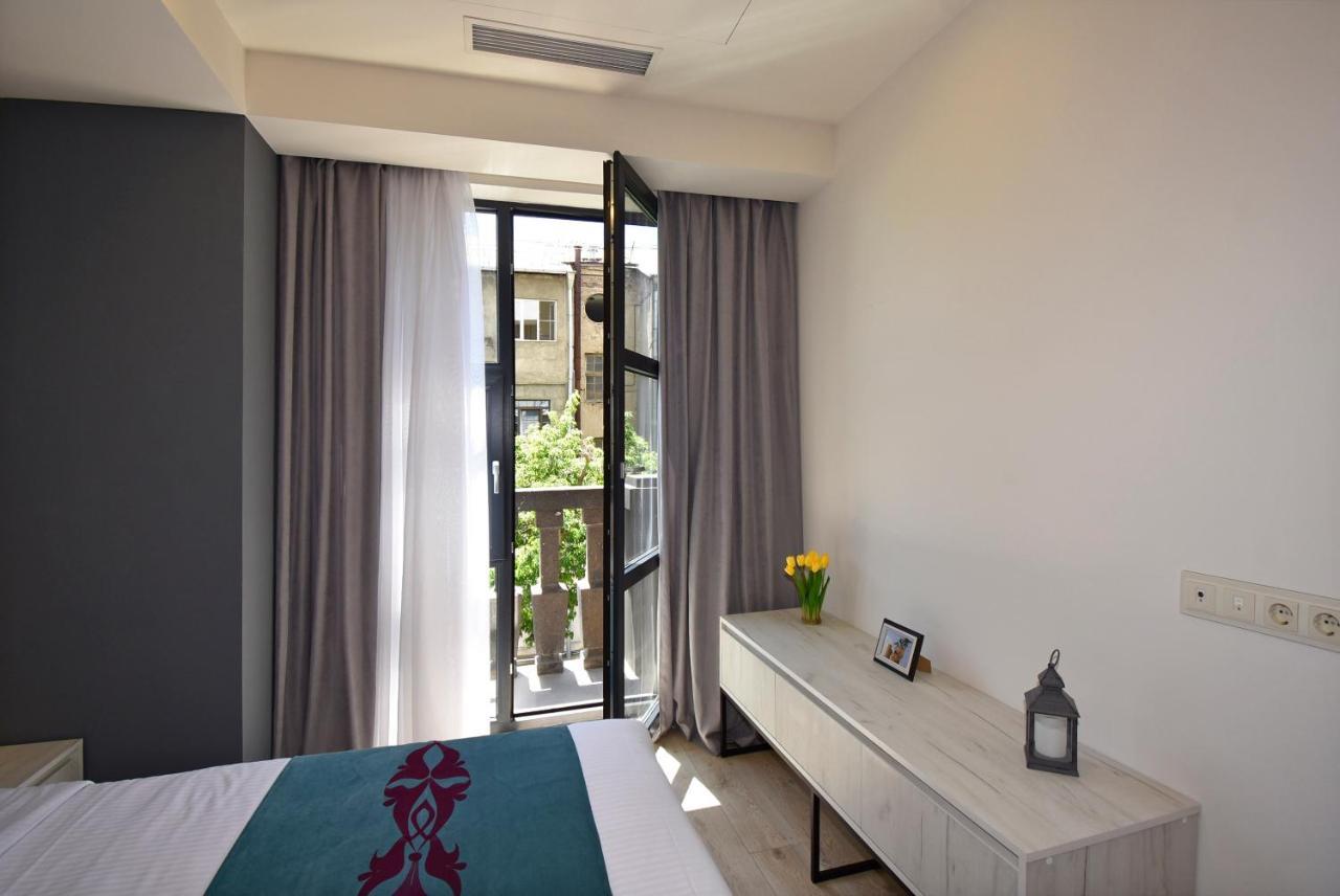 Home4You Apartments On Koghbatsi Ереван Екстериор снимка