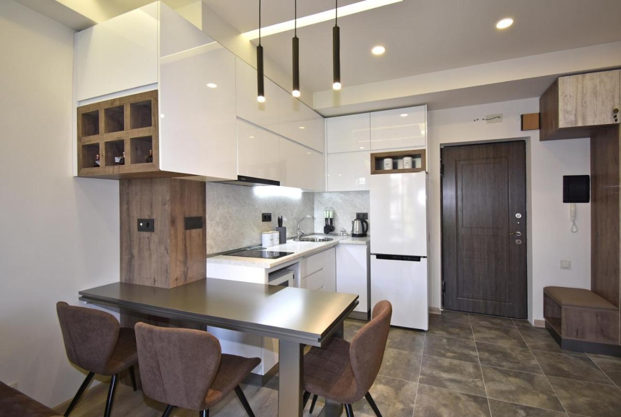 Home4You Apartments On Koghbatsi Ереван Екстериор снимка