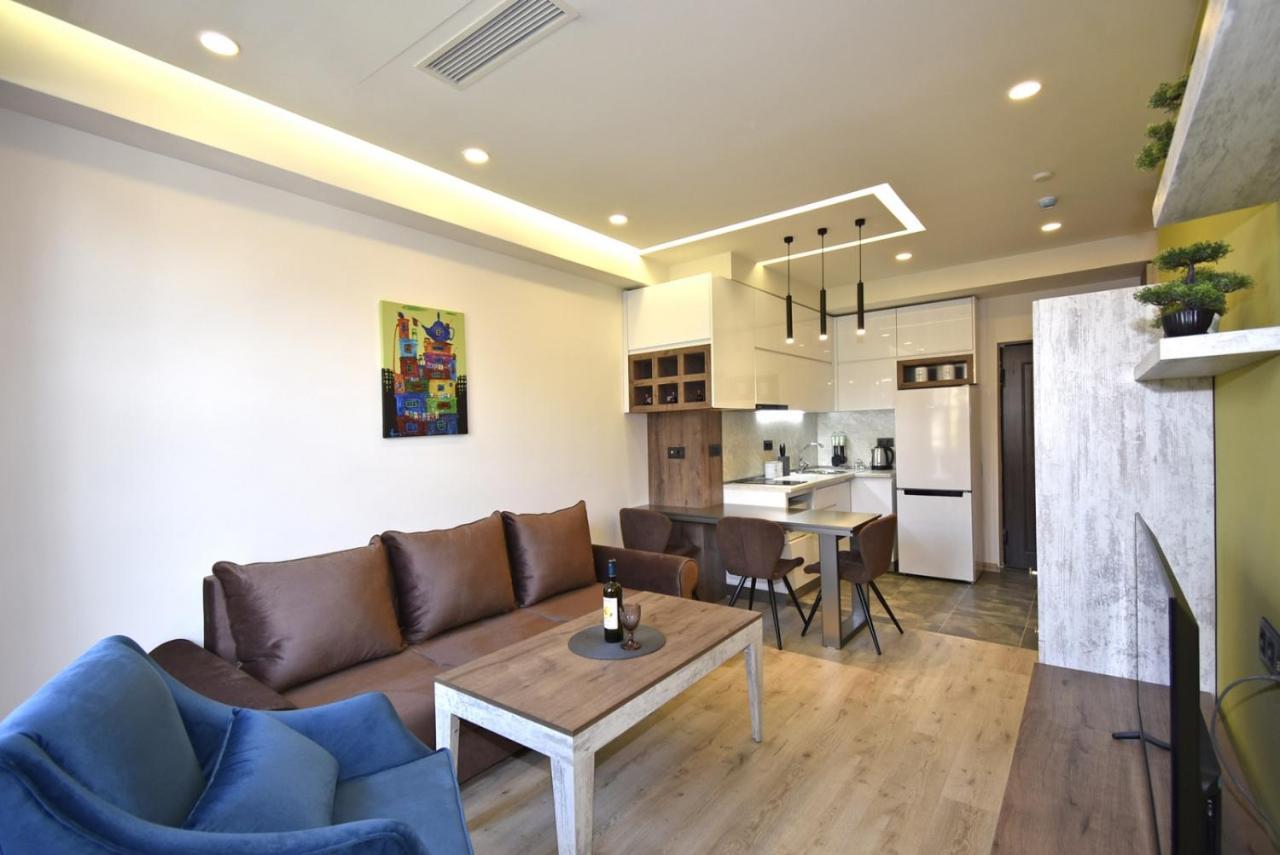 Home4You Apartments On Koghbatsi Ереван Екстериор снимка